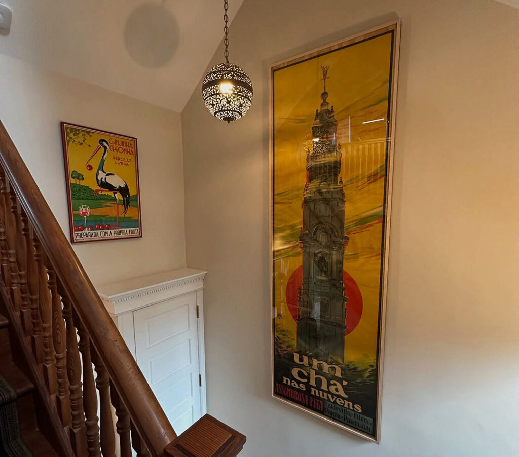 art.hanging interior designers